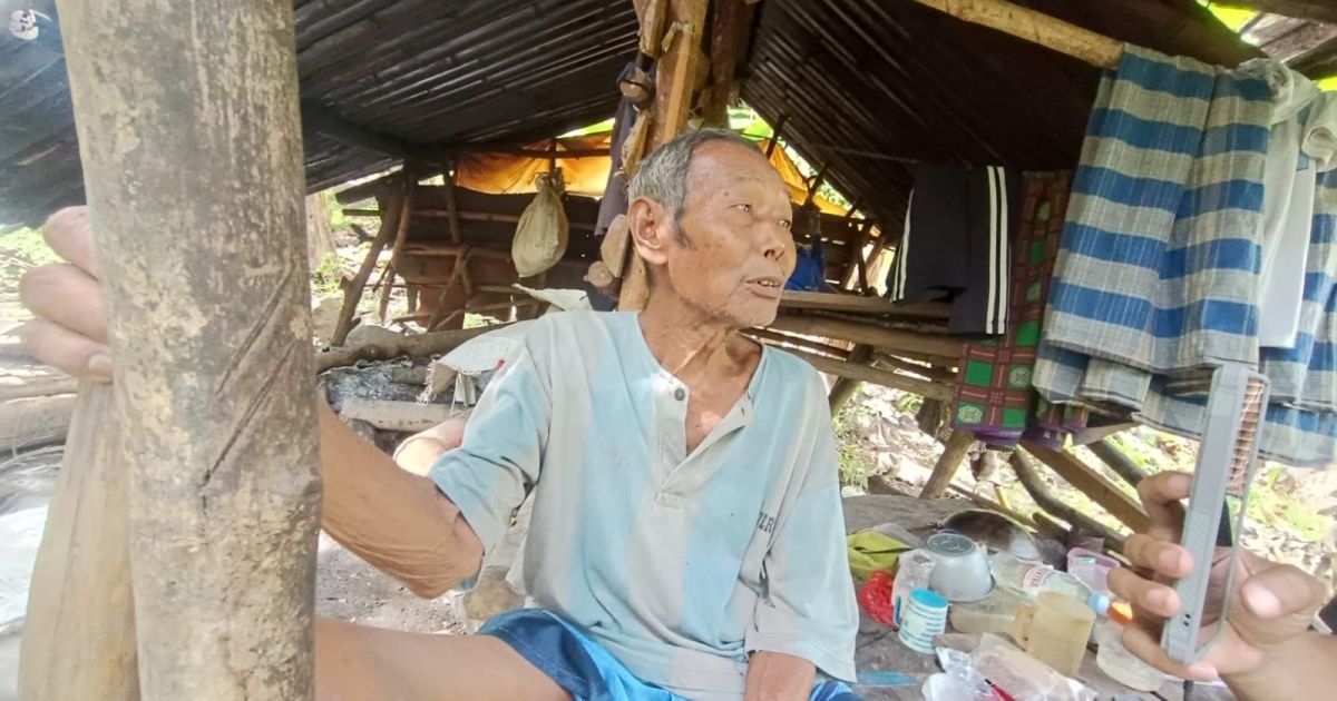 Rumah Hilang, Istri Meninggal, Uloh Menua Seorang Diri di Hutan Blantara