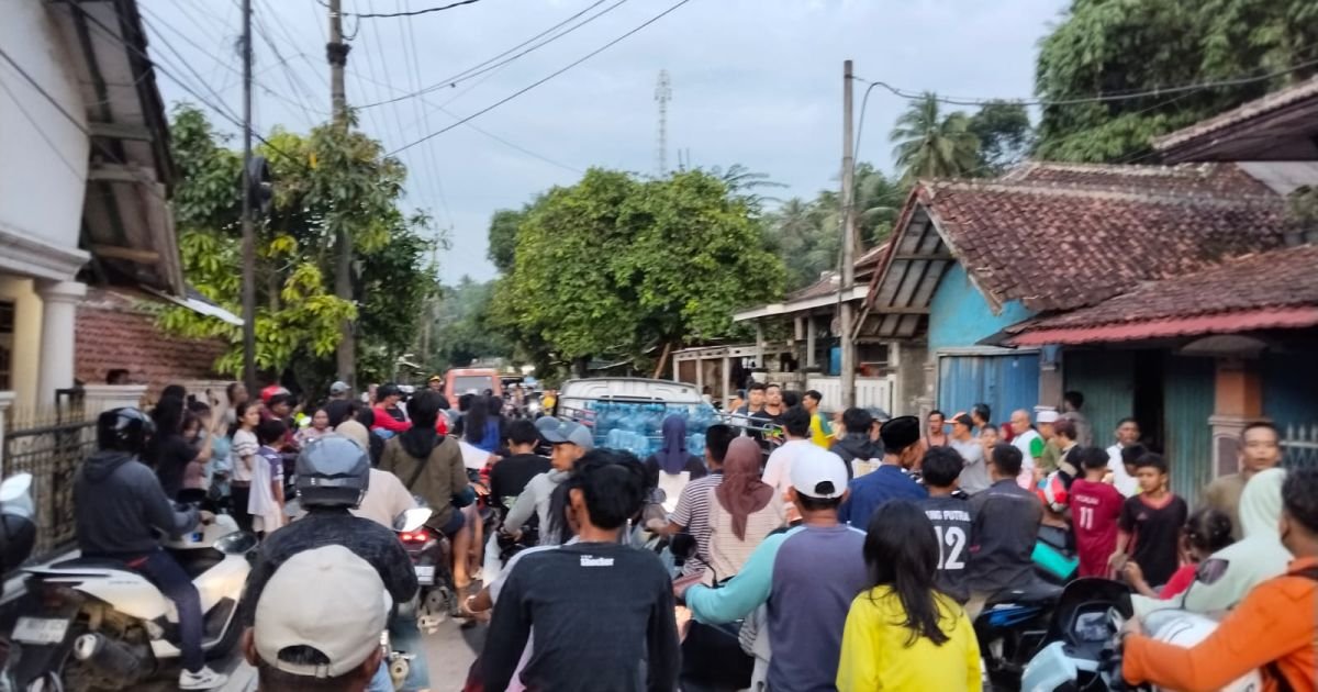 Penemuan mayat Pria di Sungai Cidadap, Ditemukan Golok Terikat di Pinggang Korban