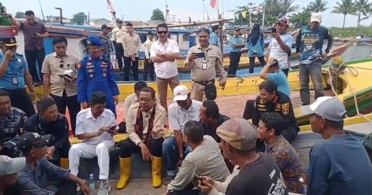 Poto liputan khusus A Ruslan KSP RI dan Sri Padmoko Bersama Nelayan.