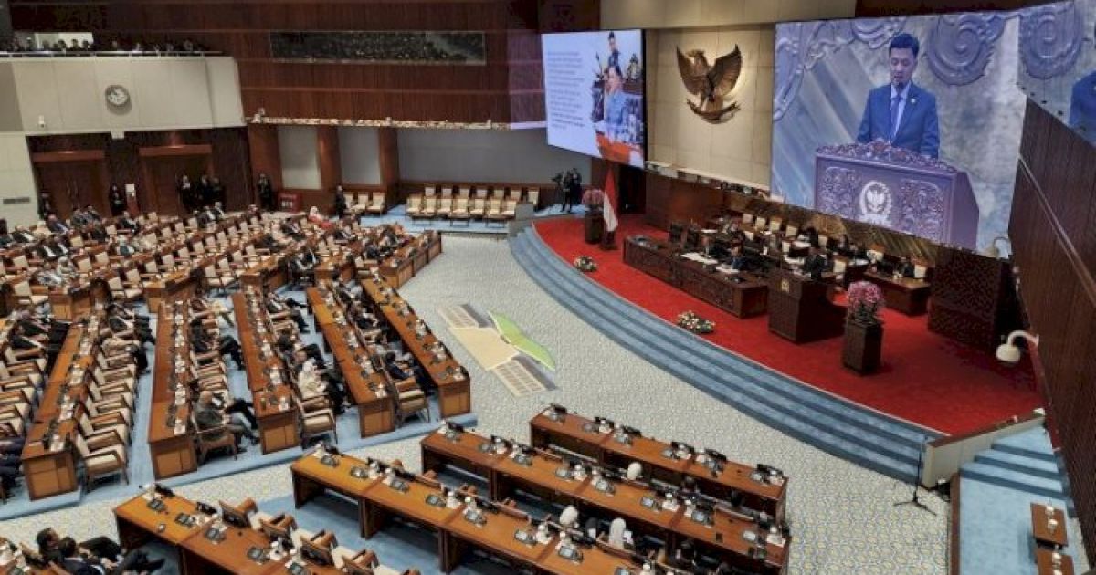 DPR RI Tegaskan POLRI Tetap di Bawah Presiden, Tokoh Masyarakat Cidahu Sukabumi Nyatakan Dukungan