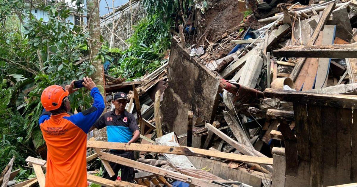Pergerakan Tanah Kembali Terjadi, Tiga Ruko UMKM di Sriwedari Rata dengan Tanah