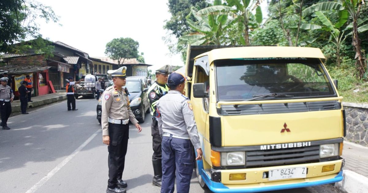 Truk Tambang Ditertibkan, 11 Pelanggar Terjaring di Jalur Cianting–Plered