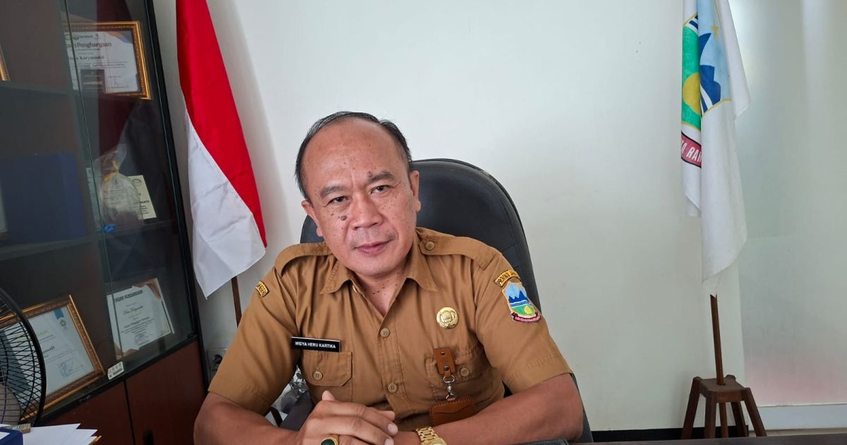 Kepala Desa Karyamukti Kecamatan Cibatu Kabupaten Garut Widya Heru Kartika.