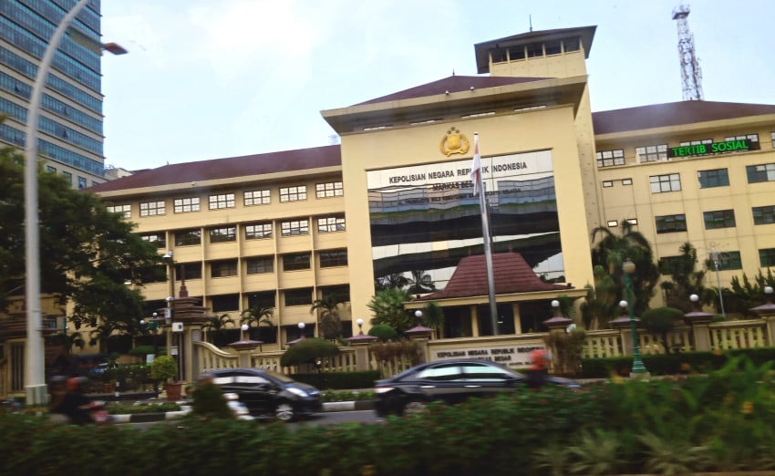 Polri Buru Koh Erwin, Bandar Kakap Penyuplai Eks Kapolres Bima Kota