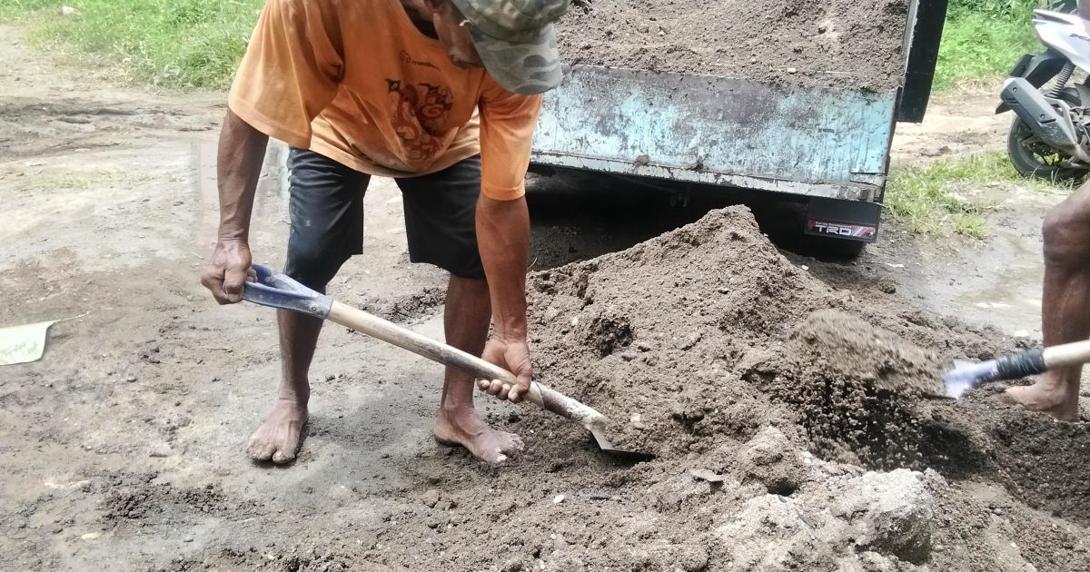 Jalan Ace Tabrani Ditambal Swadaya, PUPR Kabupaten Bogor Beralasan Meterial Belum Tersedia