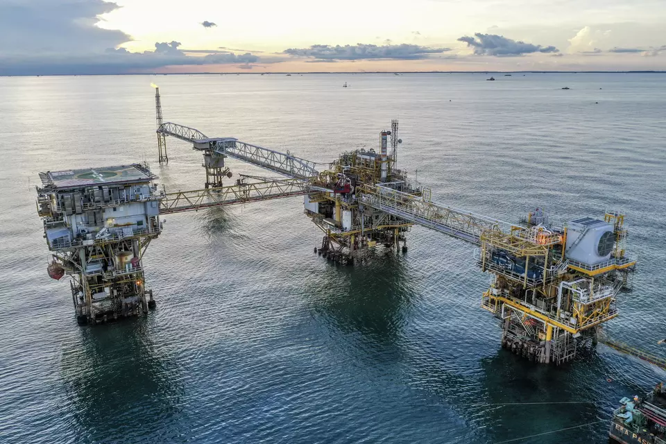 Gejolak Harga Minyak Global Mendorong Mendesaknya Transisi Energi Nasional: Peluang EBT Indonesia Terbuka Lebar