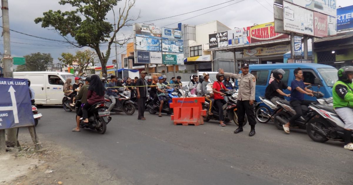 Arus Lalu Lintas Padat di Leuwiliang Jelang Idul Fitri 1447 H.