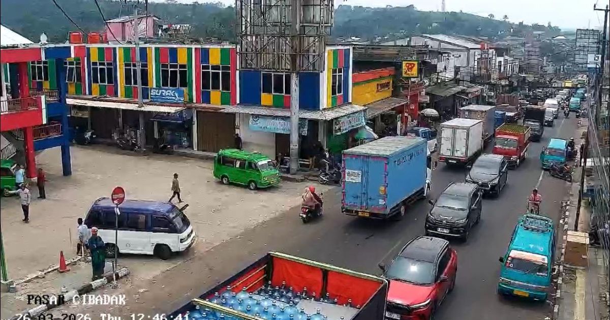 Kondisi Pasar Cibadak Kembali Macet.