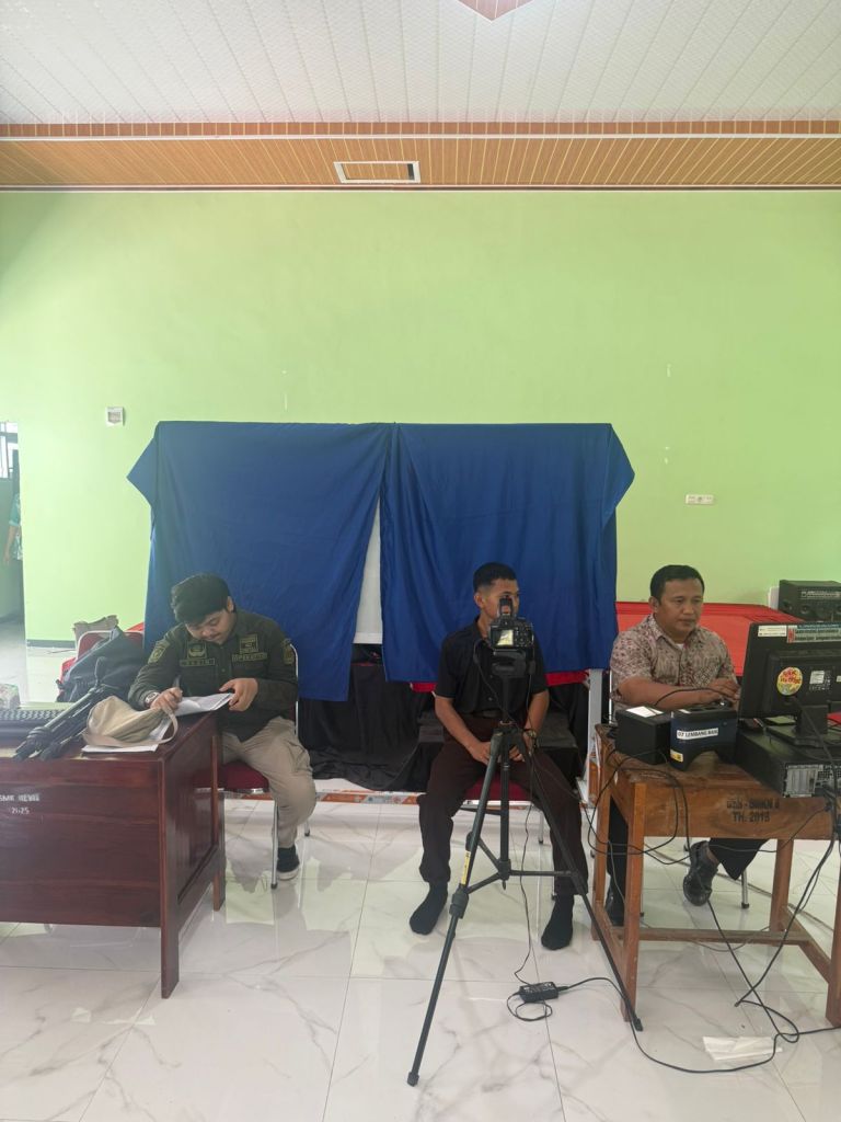 Dukcapil Pinrang Jemput Bola ke Sekolah, Akselerasi Kepemilikan KTP-el Pelajar SMKN 8