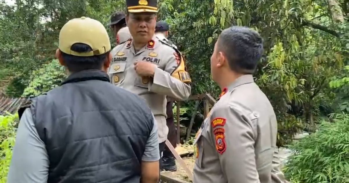 Viral Jembatan Rusak di Cibadak, Pemkab Sukabumi dan Polres Siap Turun Tangan.