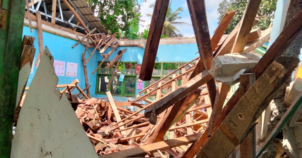 Satu Kelas SDN Batununggul Runtuh, Pemkab Diminta Segera Turun Tangan