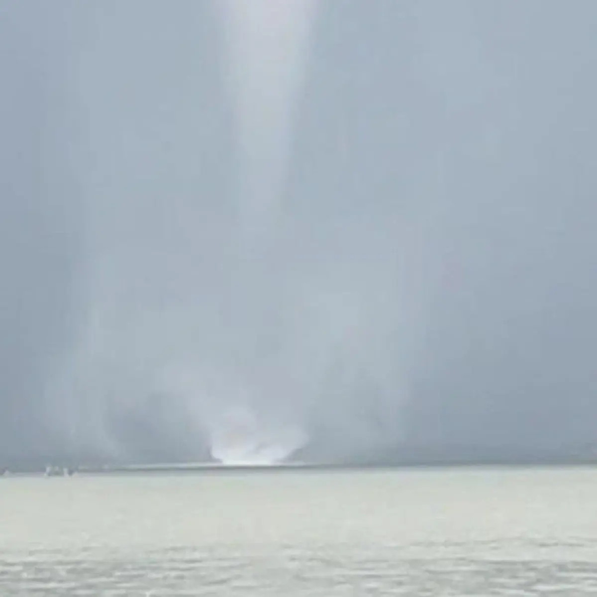 Update Fenomena Waterspout di Jembatan Suramadu: BMKG Jelaskan Pemicu dan Dampaknya