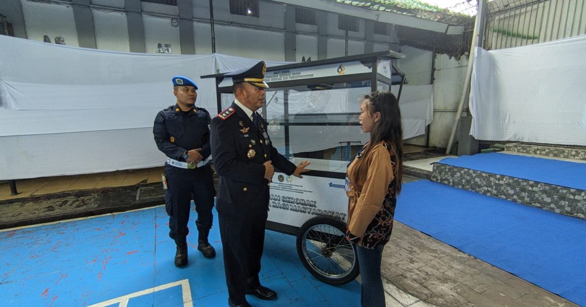 Haru di HBP ke-62, Lapas Sukabumi Bagi Gerobak UMKM untuk Keluarga Napi.