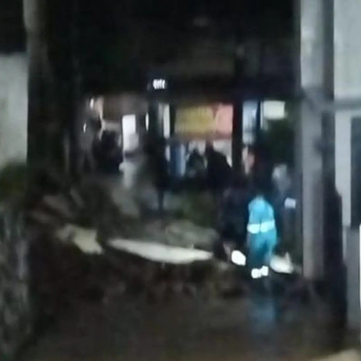 Tembok Penahan di Sawangan Depok Runtuh Akibat Hujan Deras, Akses Jalan Sempat Terganggu