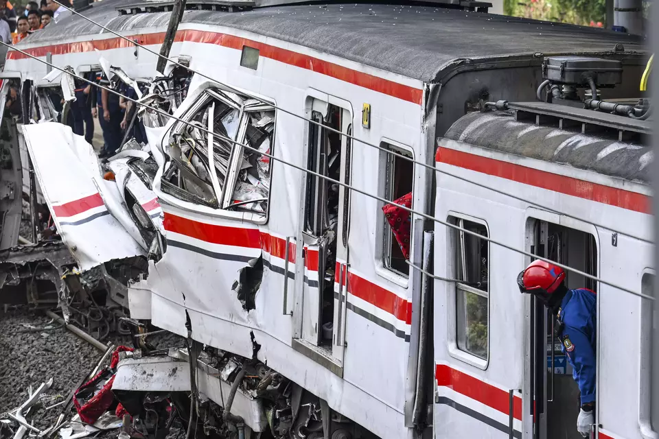 Perkembangan Terbaru Korban Luka Tabrakan Kereta di Stasiun Bekasi Timur, 14 Orang Masih Dirawat Intensif