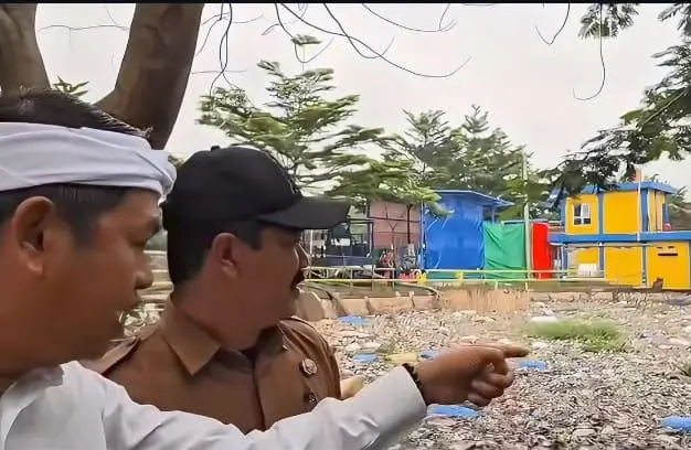 Sampah Menumpuk di Sungai Bojongsoang, KDM Tegaskan Stop Izin Perumahan Baru