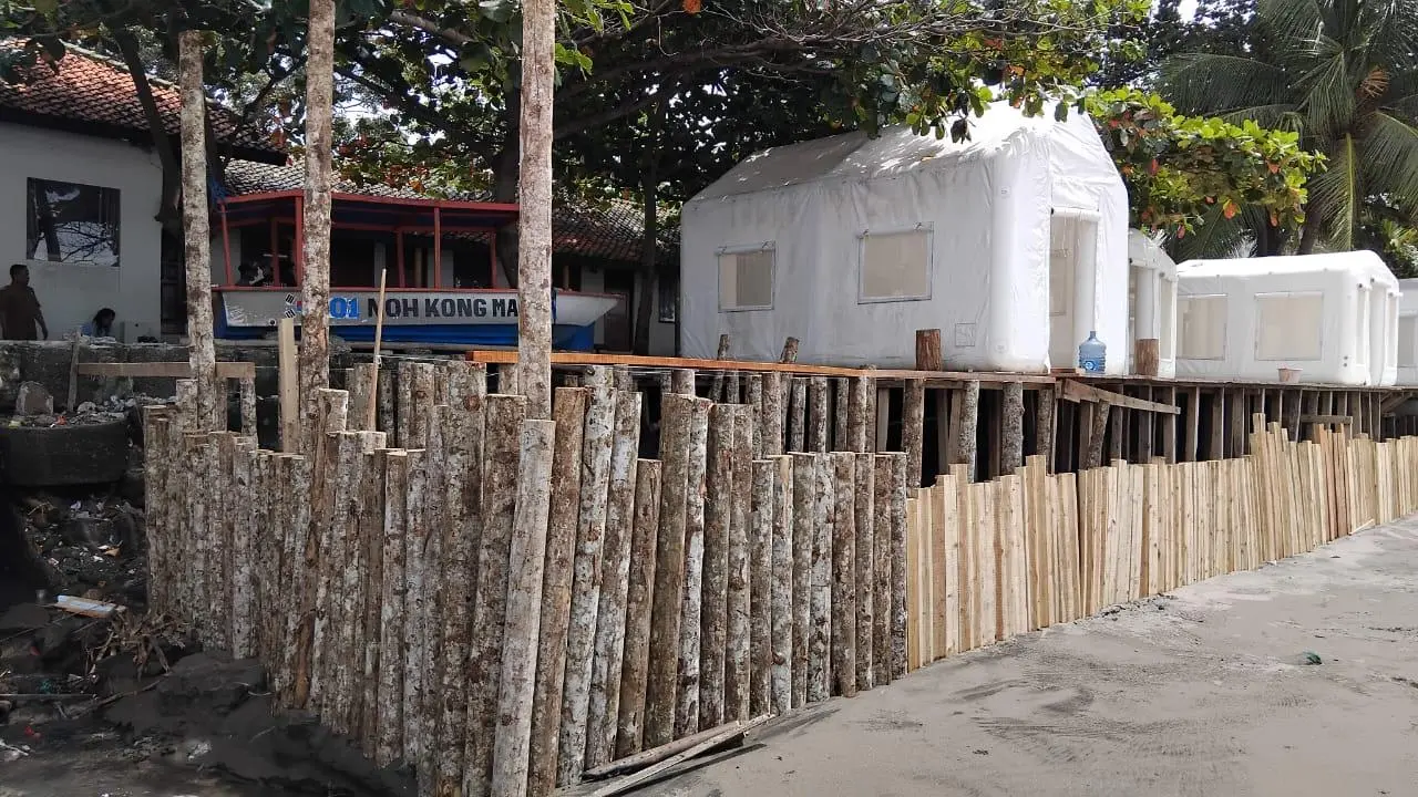 WNA Korea Diduga Kuasai Pesisir Citepus, Jogging Track Terancam Dipagar