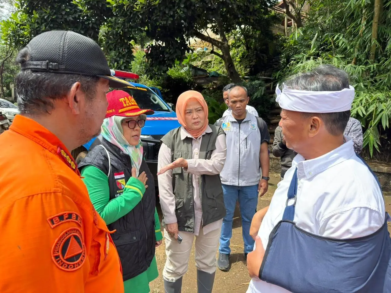 Pemdaprov Jabar Monitoring Penanganan Bencana Longsor di Desa Wargaluyu