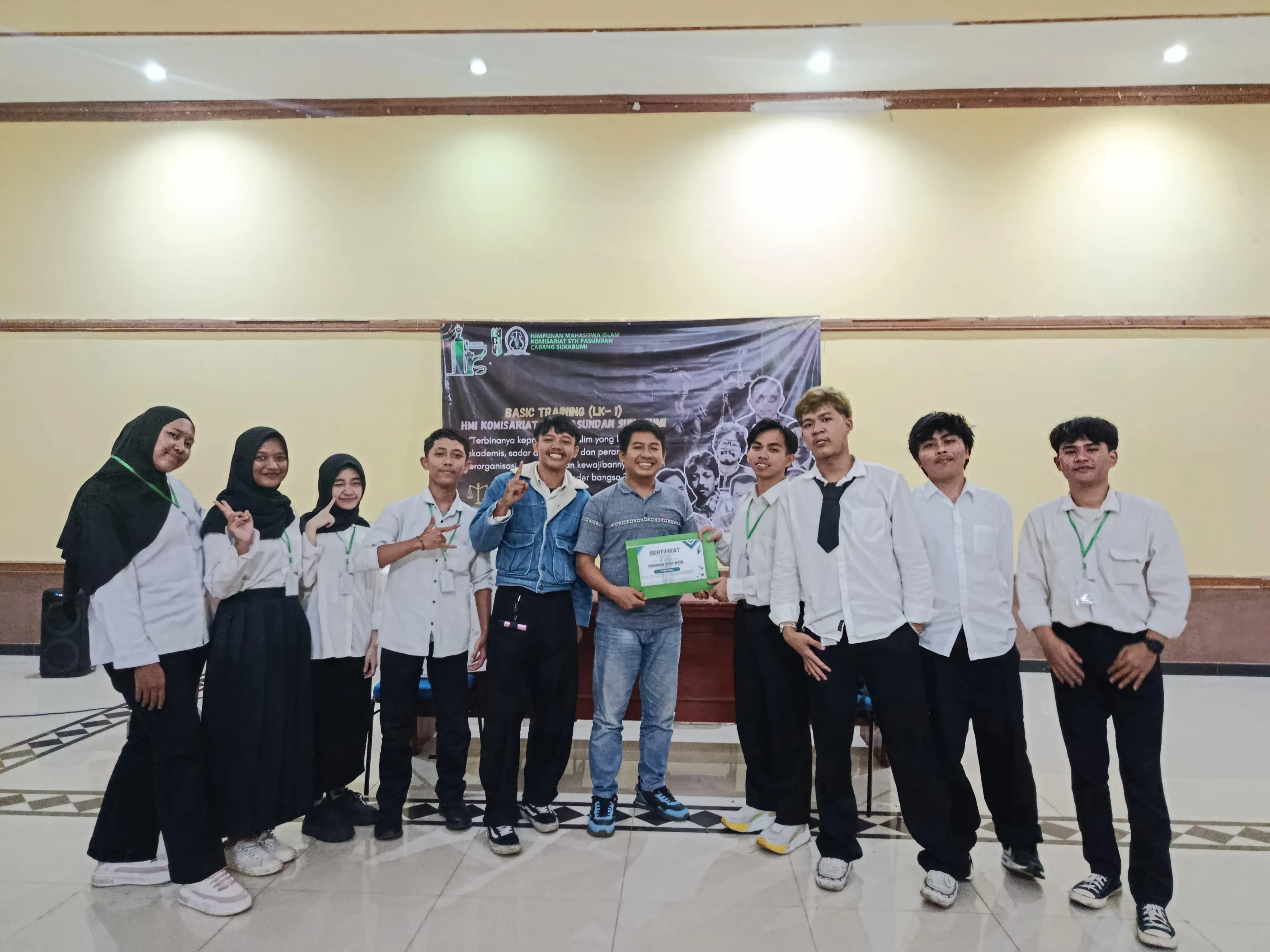 Hari Guru di Tengah Darurat Moral: Rumah Literasi Sindir Kemenag yang Dinilai Terlalu Sibuk Seremonial