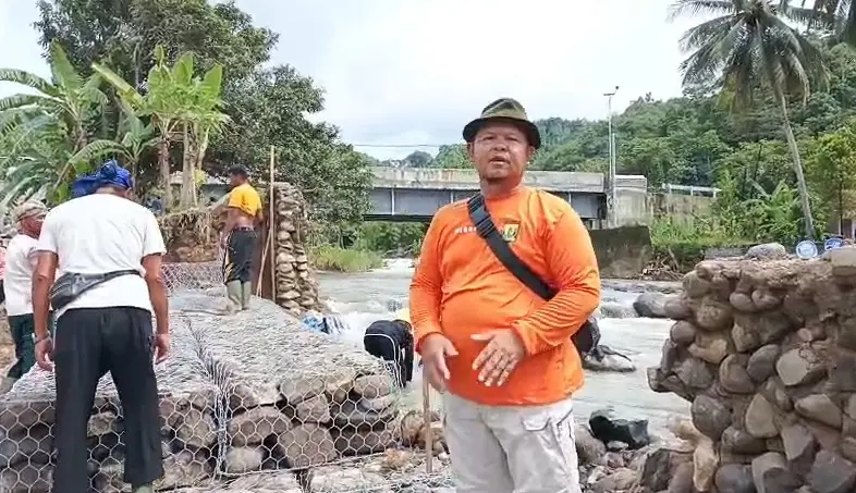 Kang Midun Tegaskan Harapan untuk Warga Terdampak Banjir, Hari Ketiga Pemasangan Bronjong
