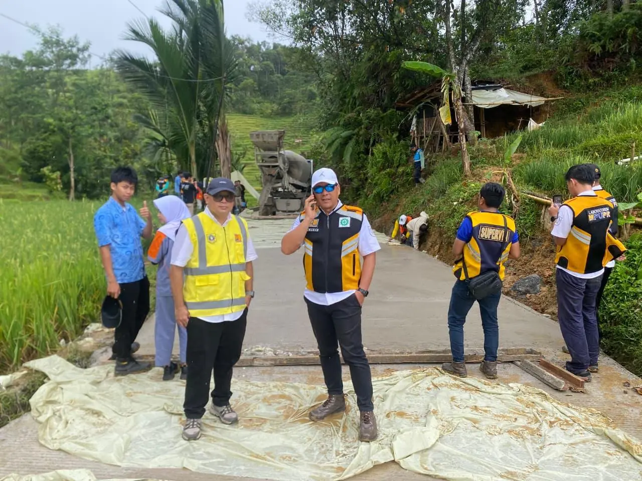 Bobby Wahyudi Monitoring dan Evaluasi Pelaksanaan Rekontruksi Jalan Cigudeg-Kiarasari-Cisangku Kecamatan Sukajaya 