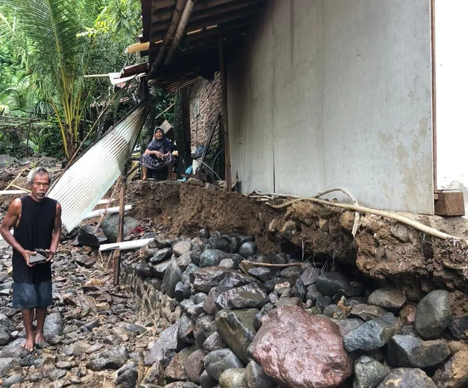 Cuaca Ekstrem Guncang Simpenan, Banjir dan Longsor Landa Tiga Desa 