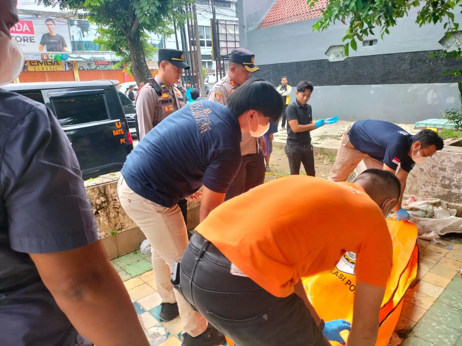 Polres Purwakarta Evakuasi Mayat Tanpa Identitas