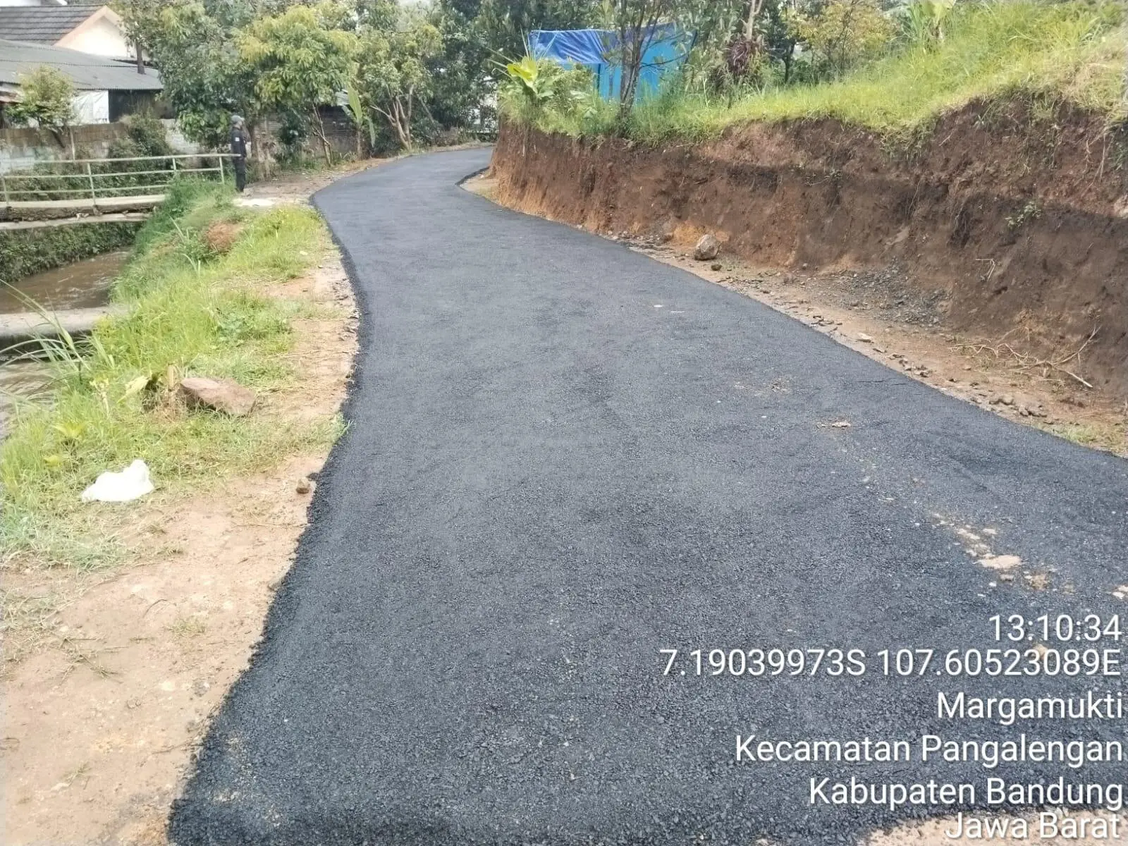 Dari Tanah Becek Jadi Hotmix Mulus, Kades Odang dan Warga Marga Mukti: Haturnuhun Kang DS!