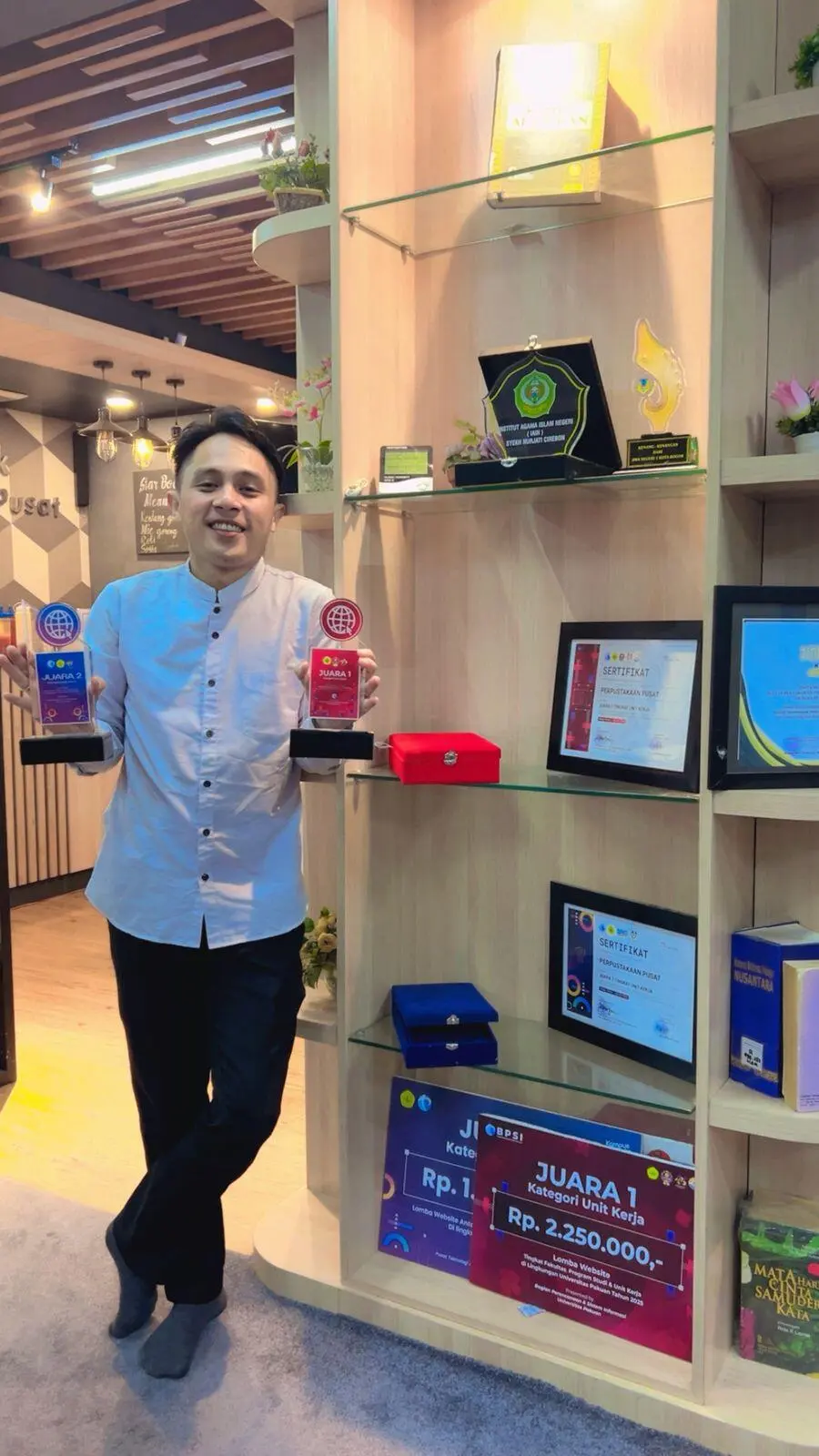 Perpustakaan Pusat Universitas Pakuan Raih Juara Website dan Media Sosial Unit Kerja dalam Dies Natalis ke-45