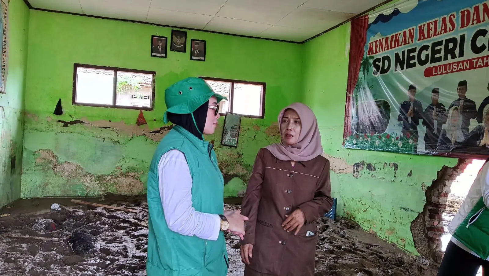 Komisi IV Soroti Kerusakan Sekolah dan Balai Desa Akibat Banjir Sukabumi