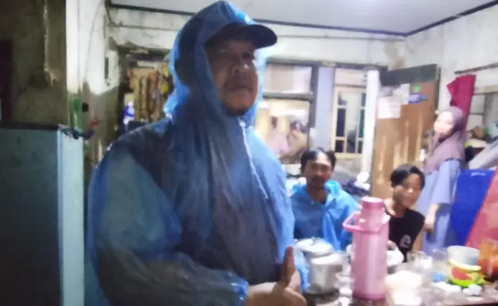 Jaro Midun: Sukabumi Mubarokah, Kita Hadir untuk Saling Menguatkan Pelukan Hangat di Guyuran Hujan