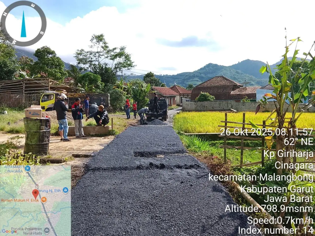 Sepanjang 200 Meter Jalan Desa Cinagara Malangbong Garut Lucir Berkat Bantuan Provinsi Jabar