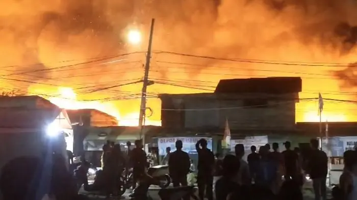 Pabrik Pengolahan Limbah Oli di Karawang, Terbakar Hebat
