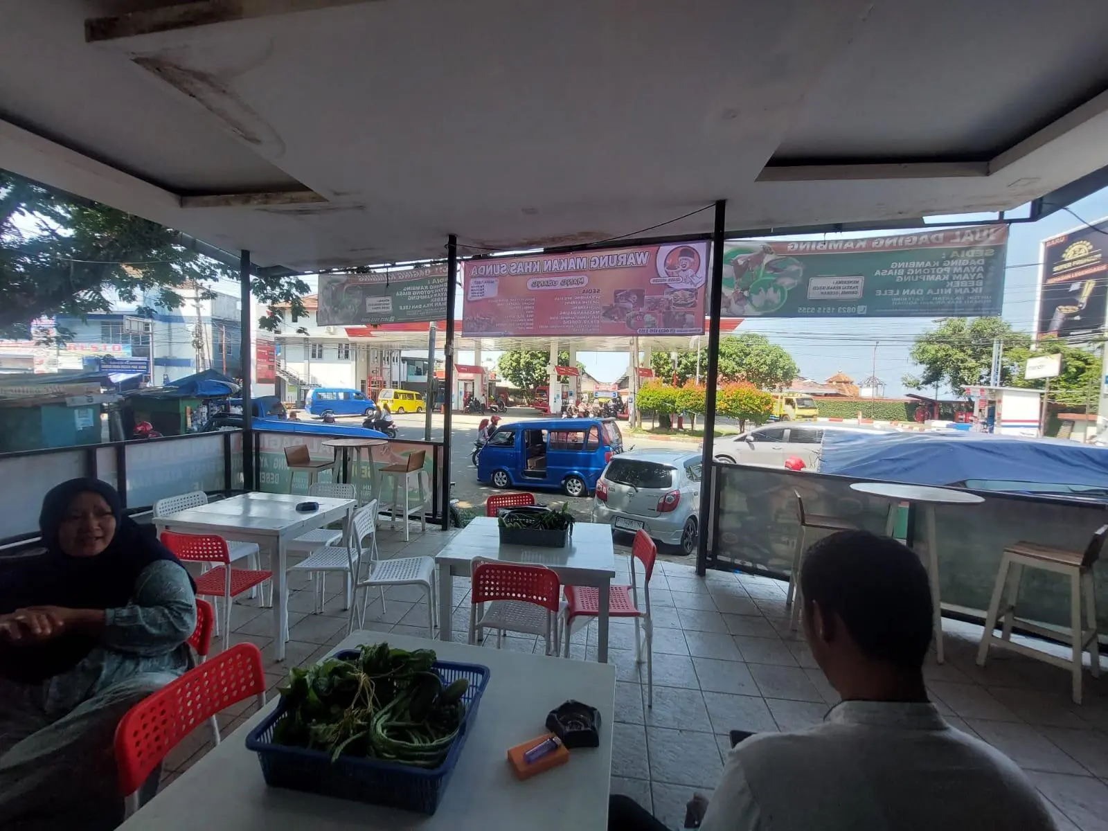 Kang Iwan: Warung Masakan Khas Sunda Mang Ujang Bukan Cuma Dapur, Tapi Ruang Cerita Warga Palabuhanratu