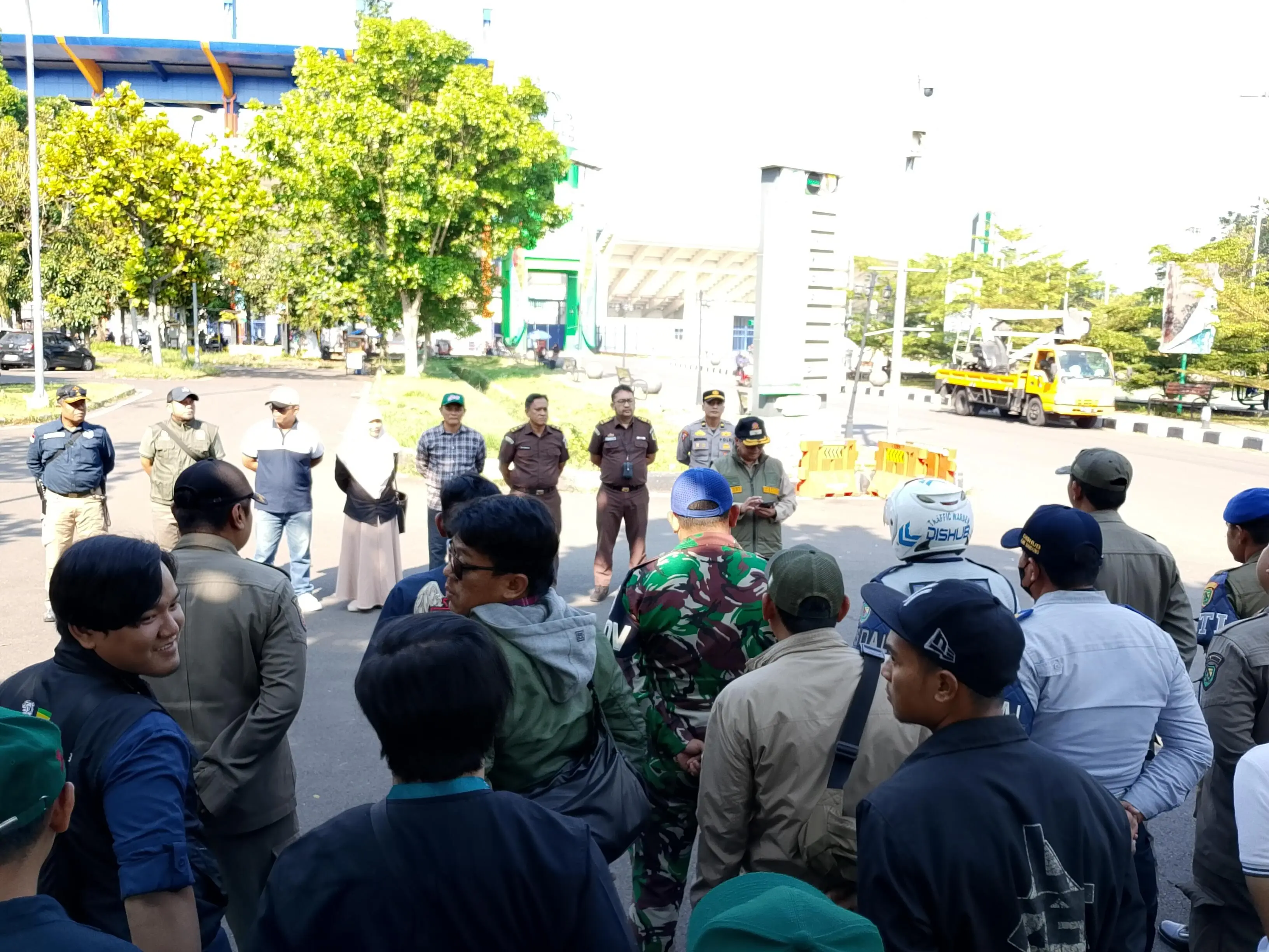 Demi Dongkrak PAD, Pemkab Bandung Tertibkan Reklame Tak Berizin di Lima Titik Strategis