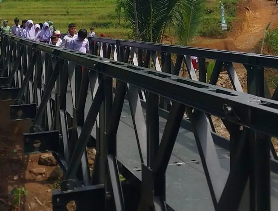 Warga Cisolok Lega, Jembatan Permanen Gantikan Bambu yang Sering Hanyut